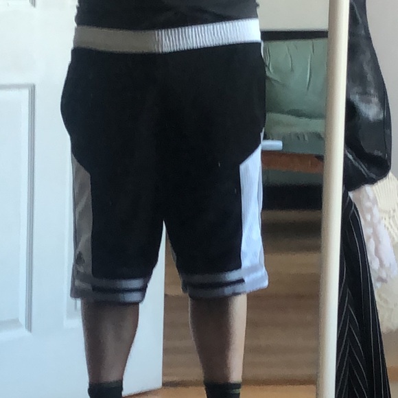 Vintage basketball shorts - Picture 3 of 3